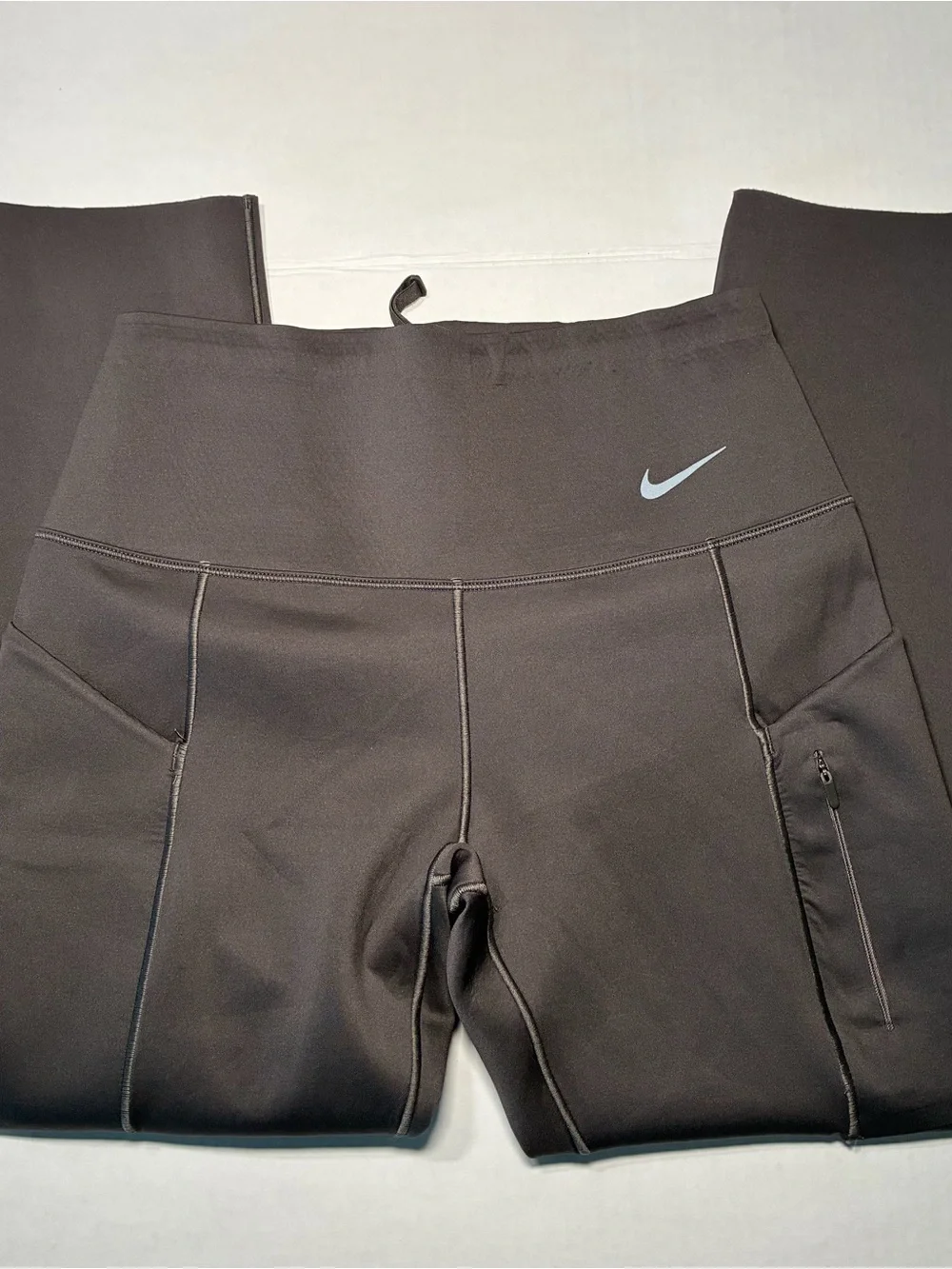 Nike Size Small Women's Go Firm-Support Mid-Rise Cropped Leggings with Pockets